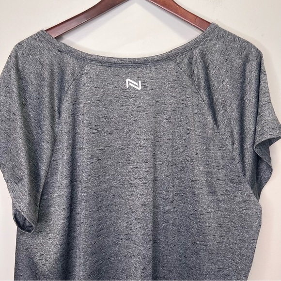 Pennington's Nola Activewear Hi Low Hem Vneck Tshirt - Picture 7 of 8